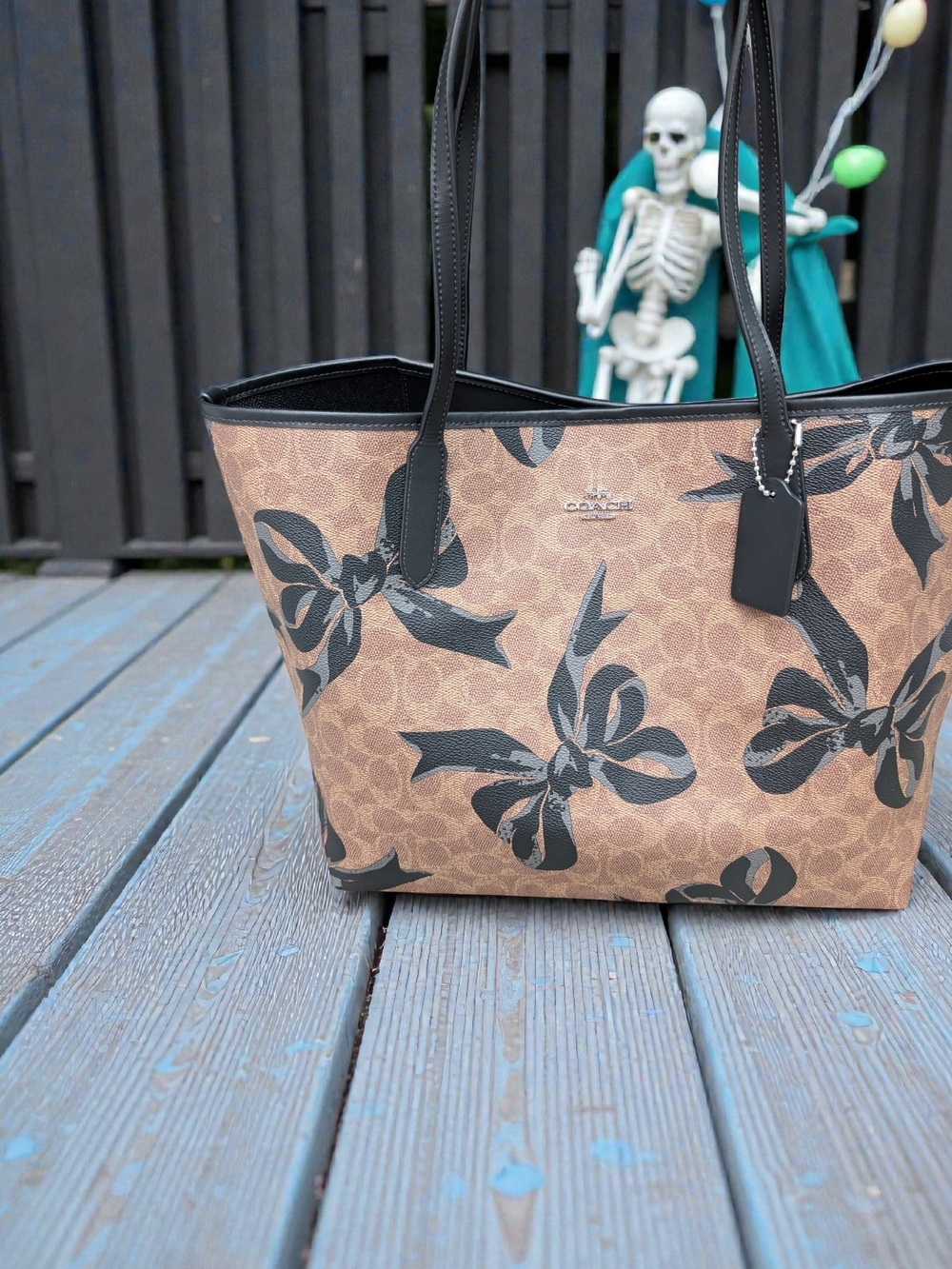 Coach Reversible City Tote Bag in Signature Canvas with Bow Print (NWT)